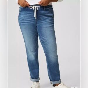 Torrid Women’s Weekend Boyfriend Mid-Rise Straight Super Soft Jean Denim Classic